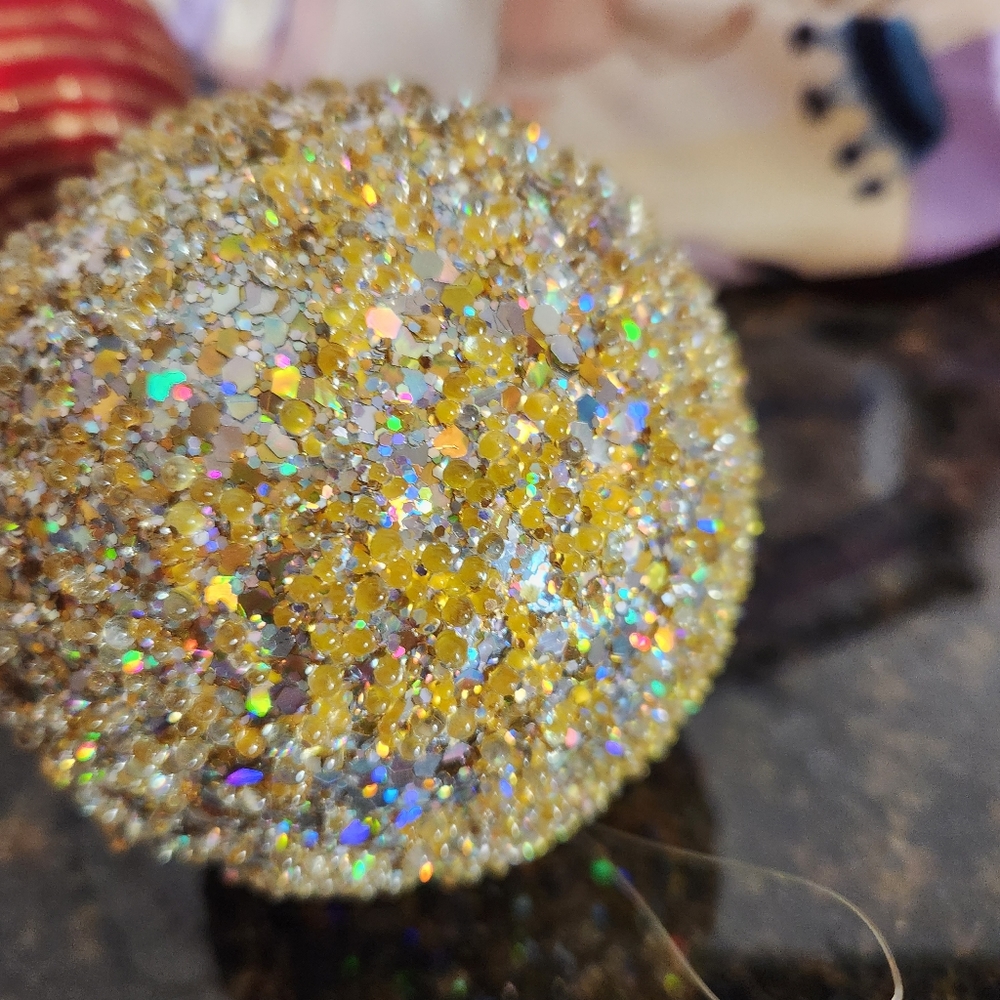 Vintage Gold chunk ornament - Picture 2 of 5